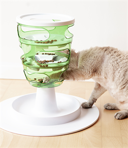 Rompecabezas para gatos: estimula su mente al comer
