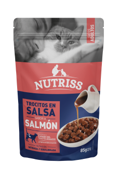 Alimento húmedo pra gatos Nutriss trocitos en salsa sabor a salmon